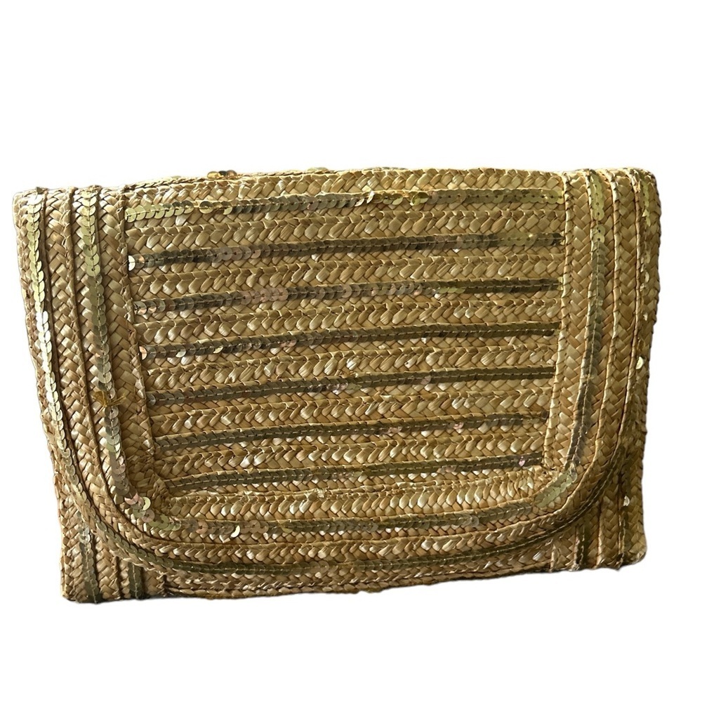 Limited Edition  Straw w/sequence Clutch